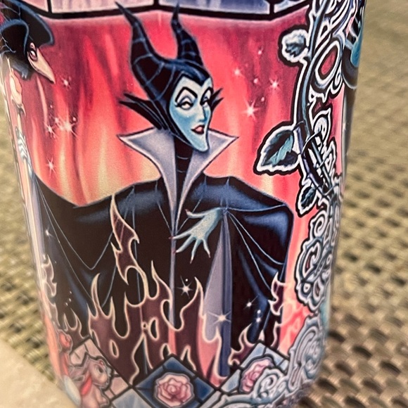 20 ounce stainless steel Disney Villains Tumbler - Picture 9 of 10